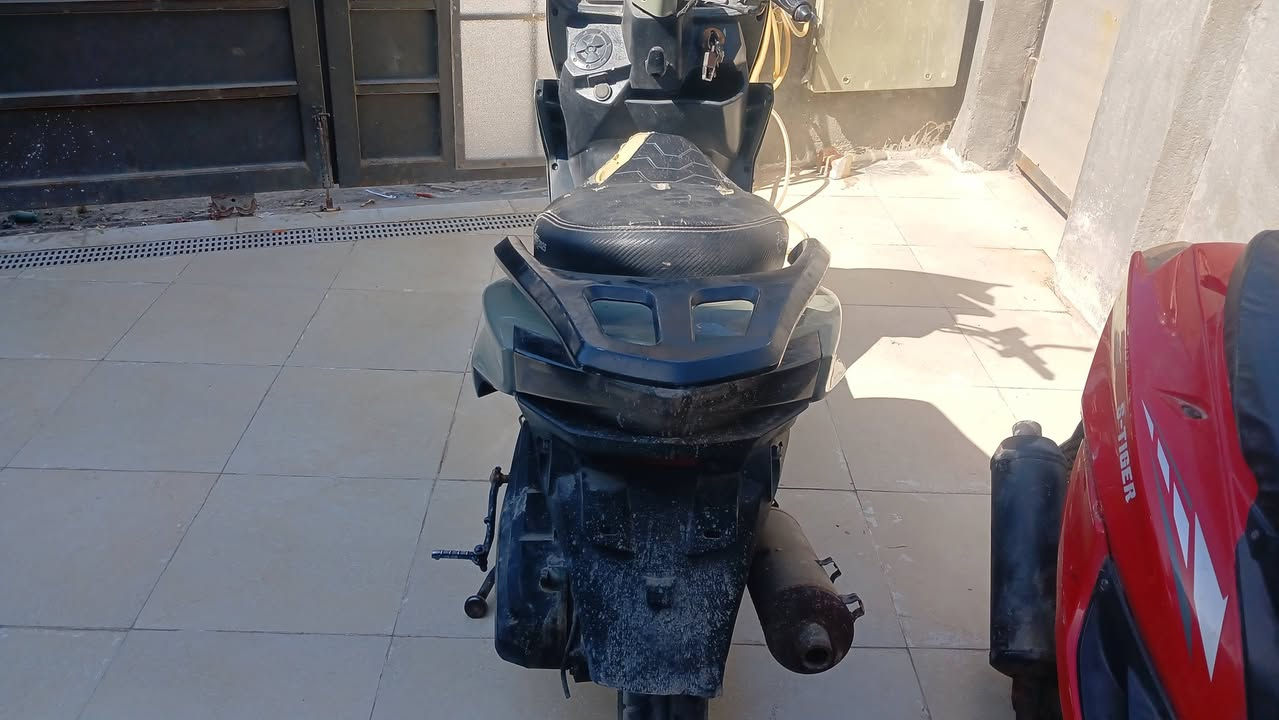 سترونك ٢٣ 
دراجة 
بحالة جيدة السعر ٤٠٠ 
بيها مجال شي قليل 
مكان بابل


**إذا كنت صاحب هذا الإعلان وتريد حذفه لأي سبب، رجاءا أرسل رسالة إلى الدعم الفني**