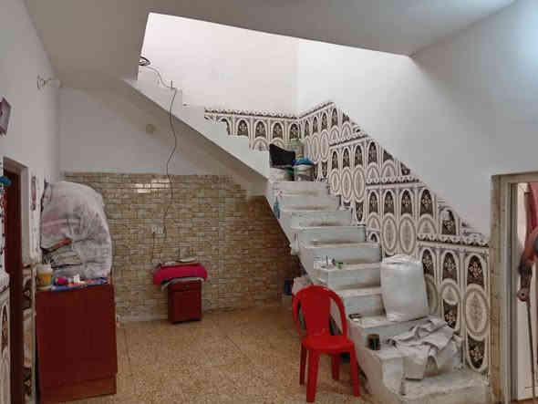 السلام عليكم بيت للبيع حي الحكيم نزلت التمايمه المساحه 180. البناء بلوك  غرفتين ومطبخ واستقبال وصاله بيت بناء ال 2019     السعر 38وبيه مجال بسيط لتواصل ***********
