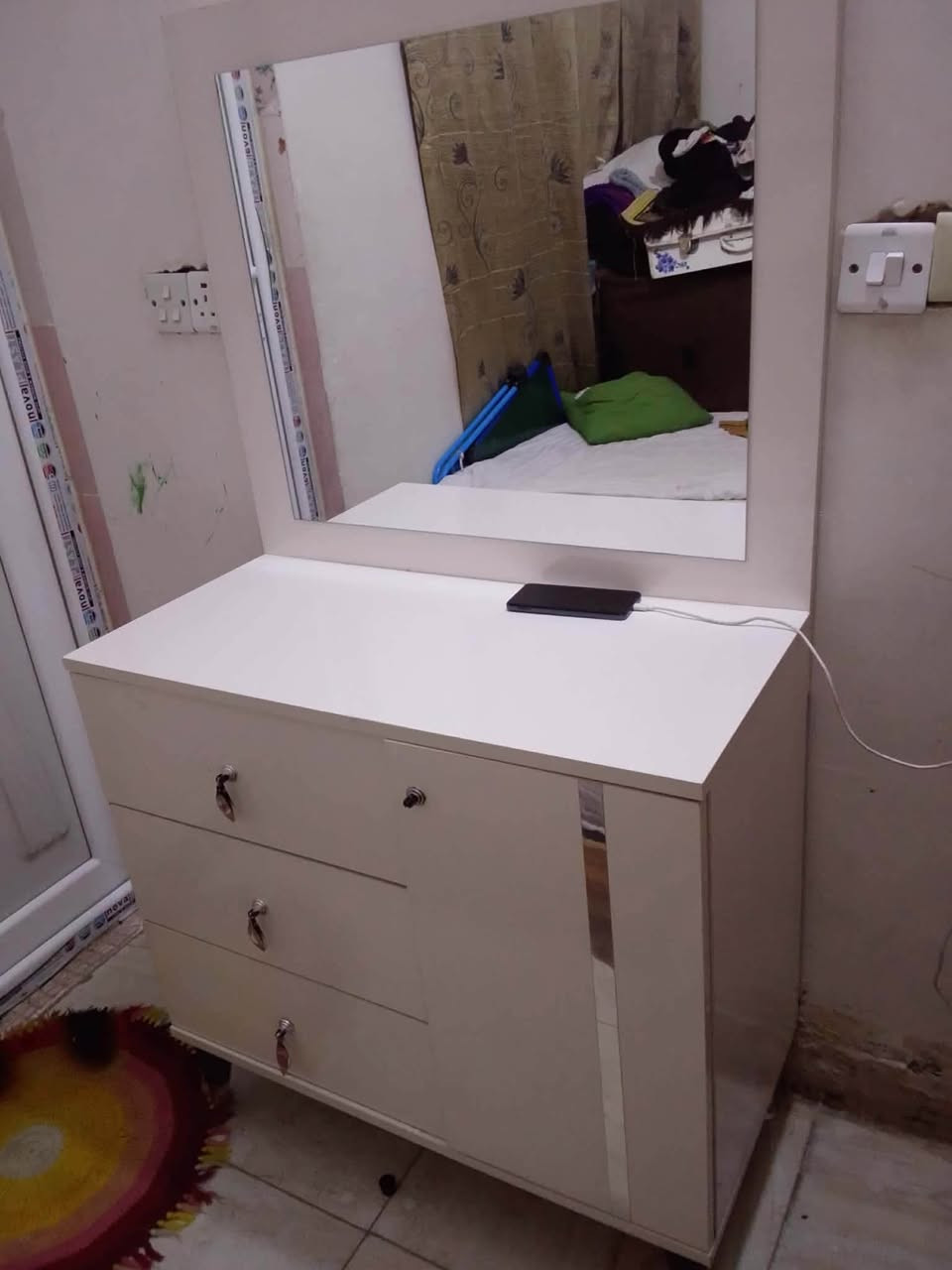 غرفه شبابيه جرابي عدد ثنين مع دواشك 450 الف بغداد الشعب ***********
