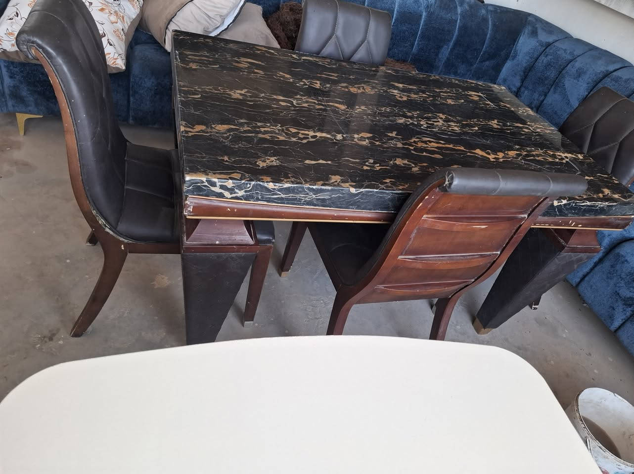 ميز طعام باله ماركه تركي مرمر وعادي الحمزة الغربي مجمع ضرغام ***********
