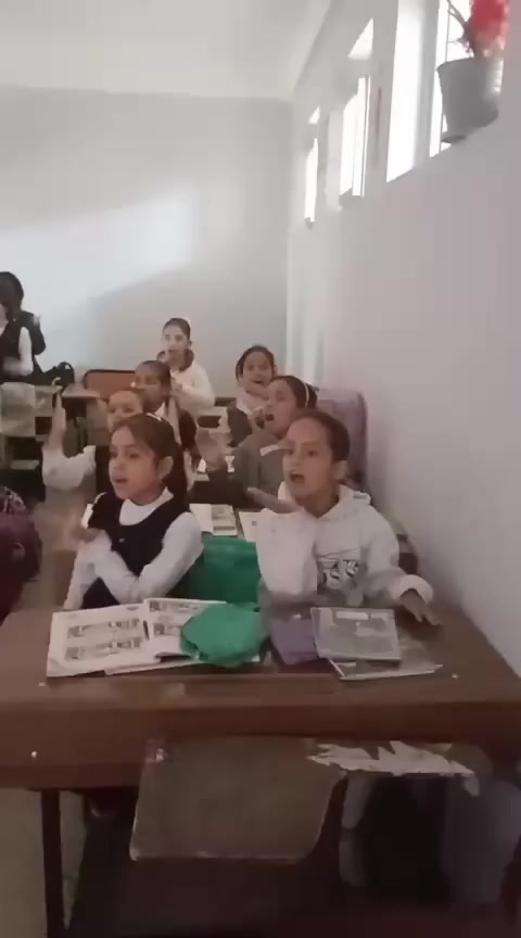 👇👇
عملاق الأداء والعرض من yaber نسخة ال pro
يعني راح تشمر البلازما وتعيش اللحظه 😅😅
جهاز #داتاشو #بروجكتر عارض سينمائي 🎦 🎦
بمواصفات ولااروع
💥 للتدريس والمعاهد وإلقاء المحاضرات
💥 للألعاب ومشاهدة الأفلام والفيديوهات
💥 للكوفي والحدائق الخارجية 
لتجربة عرض سينمائيه ممتازه جدا 🌈🌈
الجهاز امزون اصلي درجه اولى
الدقه full hd1080 يدعم 4k
اللومنز 20.000 حقيقي
التباين 20000:1
مناسب جدا للمدارس والمعاهد وإلقاء المحاضرات
مناسب جدا للألعاب ومشاهدة الأفلام والفيديوهات بدقه ال 4k 
صورة جميله ولااروع
تعديل تلقائي لزاوية السقوط 6D 😱😱
يعمل بوضوح في النهار ولاتحتاج الى تعتيم
واي فاي wifi 5G 🛜🛜 Ultra ضمان بدون تقطيع وبدون حماوه 
بلوتوث Bluetooth  5.2 💯 💯 
سماعات داخليه ستيريو بتقنية HIFI
حجم العرض يصل ل 7 متر
منافذ الجهاز كامله وموضحه بالصور 👇👇
 💥 سعر القطعه فقط 115 الف دينار 💥
العنوان بغداد الشعب وتوجد خدمة توصيل 5 آلاف لكافة انحاء العراق
للحجز والاستفسار مراسلة الخاص او التواصل عبر الواتس على الهاتف ***********
صور اكثر وفيديوات عن الجهاز في التعليقات 👇👇
#داتاشو #بروجكتر #سمارت #عارض_سينمائي
