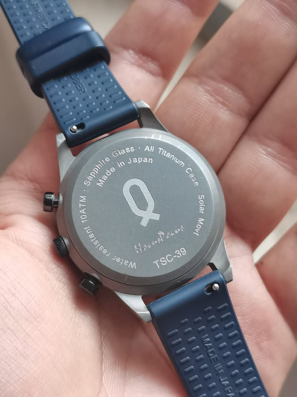 ساعة  Knqt تيتانيوم ياباني رجالي أصلية
مكينة يابانية سولار شحن ضوئي 
قطر 40 عدا الزمبلك
جام الساعة زفير وسير الساعة ربل أصلي
الساعة بلادية بالكامل نظافة عالية جدا 
البدي تيتانيوم بالكامل
لون الساعة ازرق تيفاني فاتح ودزاين جدا مميز
الساعة توقيتن مع كرونوغراف وحركة ميل الثواني مثل الاوتوماتيك
سعر 65 الف نهائي قفل
رتيل الساعة مو اقل 250 دولار 
توصيل بغداد 5 محافظات 6
رقمي *********** واتس اب
