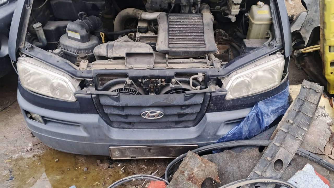 سلام عليكم كصة ليبرو لون حبري  وبيبانهة واكسل مكينة مسكر كير اوتو تريد شد تري  بدون شد كلة يرجع بلادي ٣ ايام وتستلمهة مكاني بغداد كمالية  الكصةماشية  ٠٠٠   ٣٠  *********** للستفسار غير متواجد علنت ويوجد كصات ٢٠٠٧ مسكر
