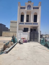 بيت ١٠٠م • بناء حديث • مواد أصلية
