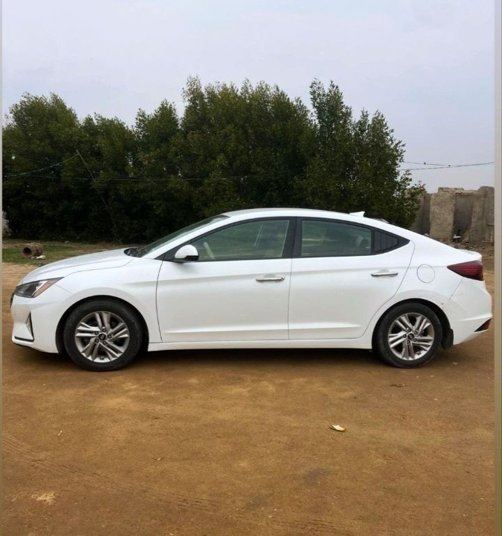 سيارة النترا وارد امريكي 2020  
شرط كير محرك مامفتوحه صدر امامي خلفي جاهزها اربعه تايرات جددت تحويل مباشر حادثها تبديل بابين مؤسسه والباقي كفاله عامه السعر 140 
***********
