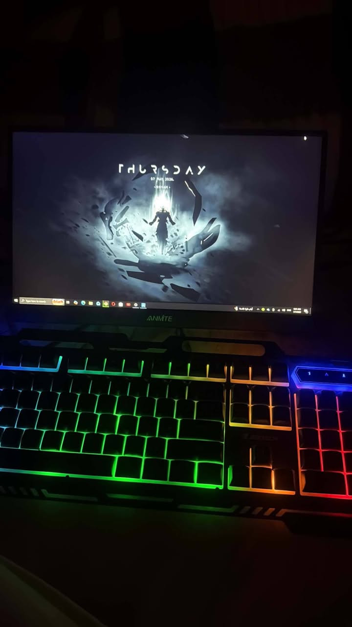 سيت اب كامل  مني بي سي مواصفات قويه وحجم يخبل
المواصفات I7 7700t
الرام 16 كيكا تردد 3000 ddr4
هارد ssd nvme 256 قابل للزياده 
كرت شاشه مدمج 2 كيكا 
بلوتوث وايفاي مداخل كومه بيها 

الشاشه حجم 16 انج fhd+ هرتزيه 75 
بل اضافه للماوس والكيبورد بل نسبه لسعرها كدامكم بس المني كيس يم النبع سعره 185 ومواصفات اقل من العندي وبدون الملحقات اني رايدهن كلهن 200 الف استعمال اقل الشهر مكاني ناصريه وتوصيل موجود كل 5 الاف ***********
