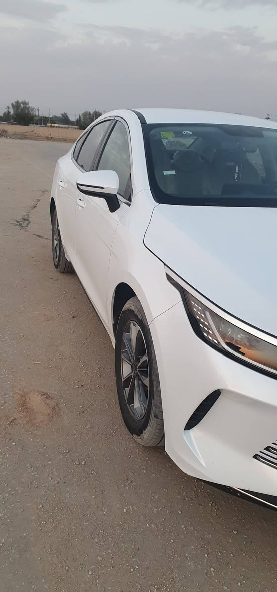 سلام عليكم بي وايدي دسترو ماشيه 9الف كفاله من جكة الابره كامله رقم بغداد بسمي بصمه كرت عده كامله  سعر 130قفل رقم موبايل ***********
