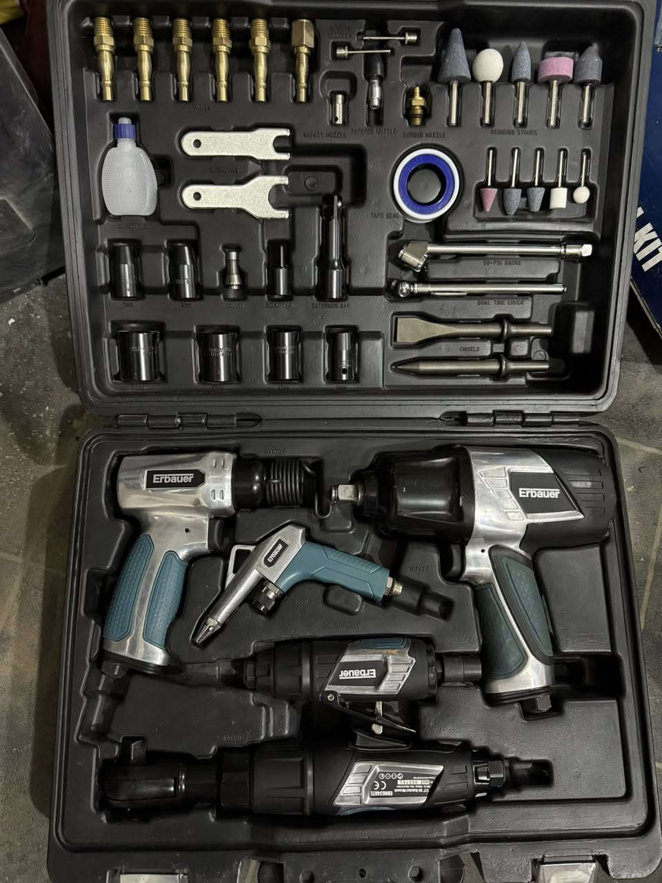 السلام علیكم  اعضاء الكروب سيت  معدات هواء متكامل(دريل لقمه + دريل مطرقه+مسدس هواء +فرطونه +راجز +ملحقات) ايربور اصلي باله جديد( غير مستعمل)كما موضح بالصور السعر  ٢٥٠ الف  للتواصل  ***********  واتساب او على الخاص مكاني بغداد الكرخ تحياتي
