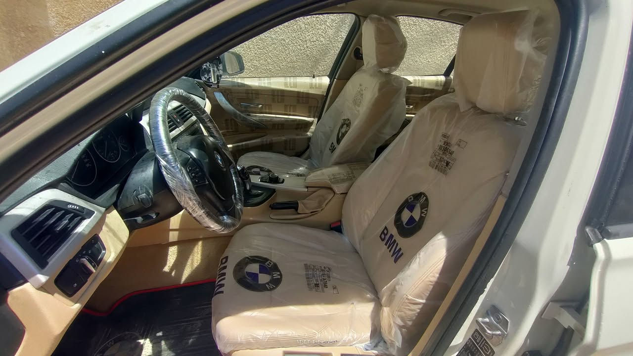 السلام عليكم
F30 320i 2015
 اتوين بور تيربو 

وارد خليجي السيارة محدثة بالكامل M3 من دعاميات ويل وكلشي 
رادار كروز سرعه ما حاجه اذكر المواصفات معروفه 
رقم اربيل تحويل موجود وكاله موجودة صاحبهة عربي 
كير ومحرك مكفولات 
تبريد ثلج 
تخم تاير جديد 
ادامه كامله عليهة 
مكان بغداد المنصور 
السعر 140 وبيهة مجال 
*********** بي واتساب

