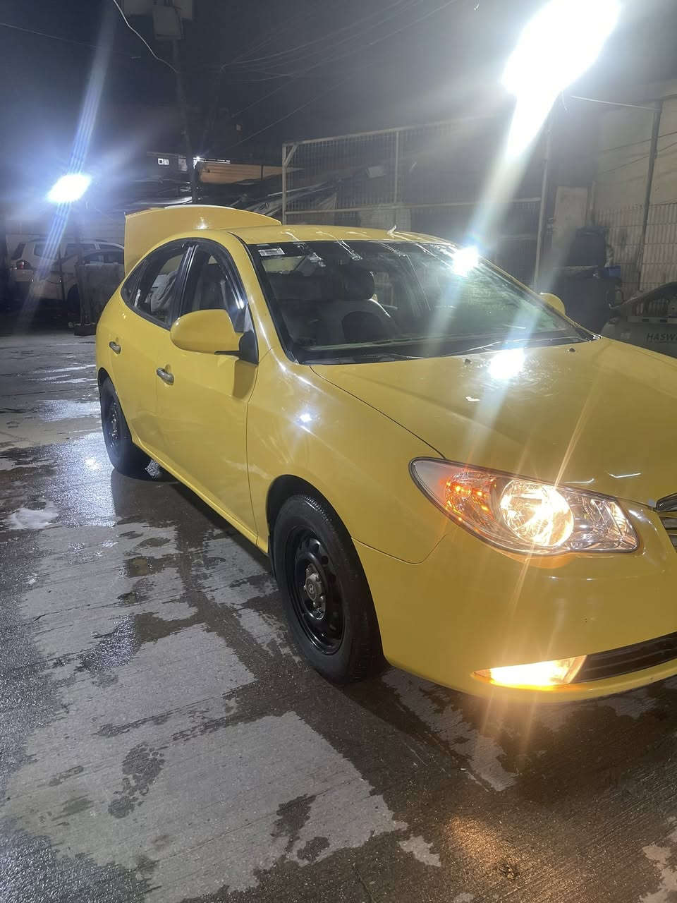 سلام وعليكم
النترا ٢٠٠٨ رقم ديالى نكليزي. بسمي 
محرك ١٦٠٠ كير جديد سيارا خليجي بدون حادث بيها مكانات معجون خفيف مال رصعات  تايرات جديده صدر جديد تبريد ثلج كل كهرباء شغاله 
جامات كهرب سيارا خير من الله 
مكاني بغداد مجمع صالحيه 
سعر ٩٥ وبيها مجال 
***********
