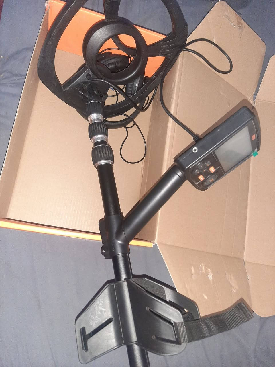 للبيع: جهاز كاشف معادن SUNPOW OT‑MD14 شاشة إلكترونية مع تحديد نوع المعدن
مدى كشف يصل إلى 1.5 متر،


**إذا كنت صاحب هذا الإعلان وتريد حذفه لأي سبب، رجاءا أرسل رسالة إلى الدعم الفني**