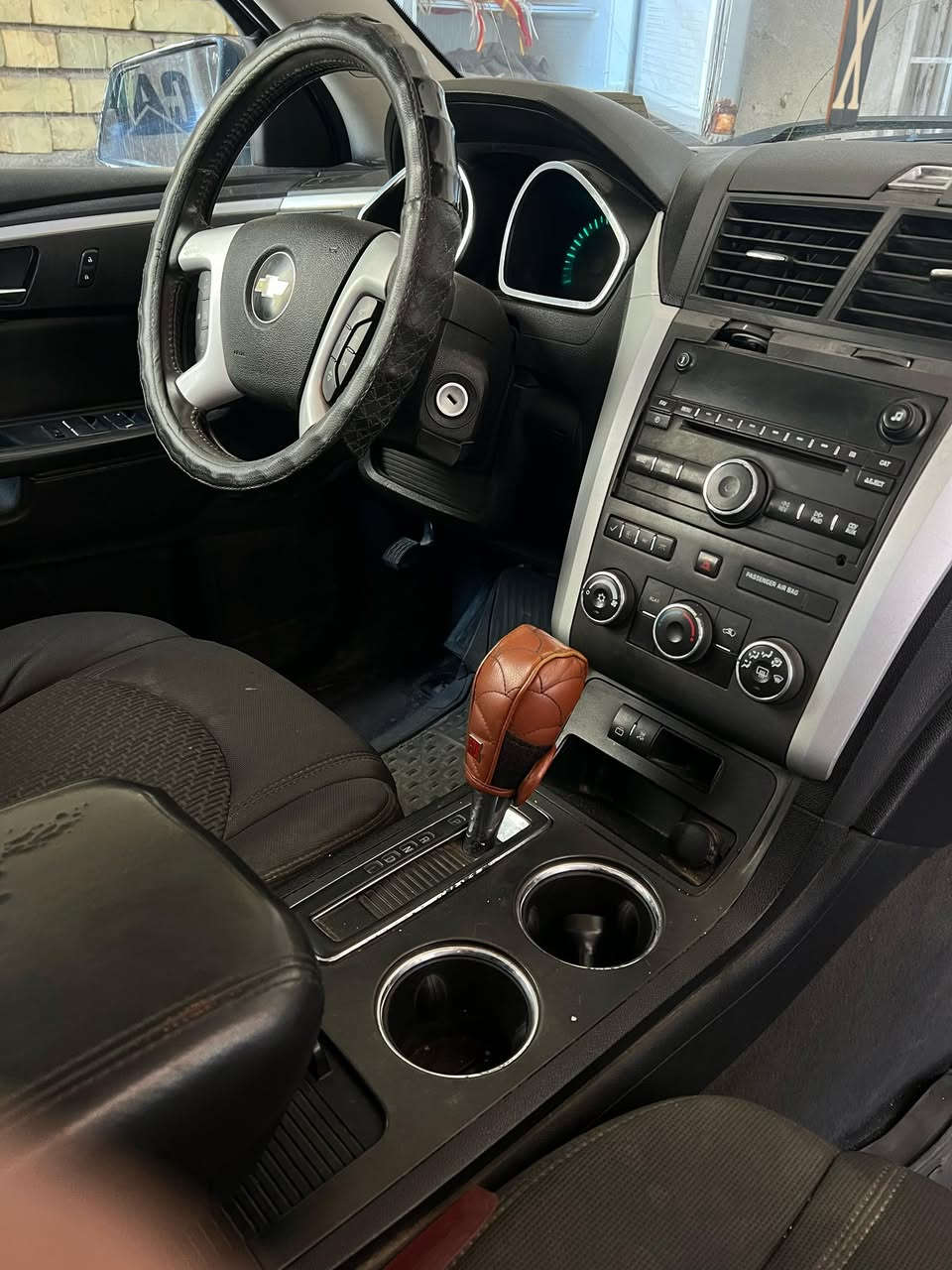 شفر ترافرس 
موديل 2012 
محرك 6 سلندر 3600 
سيارة عائلية 7 راكب 
اللون نيلي 
وارد امريكي ضربتها جاملغ امامي ايسر 
معدلة بارد ماواصل للبنيد 
رقم بصرة 
السعر 90
للاستفسار ***********
