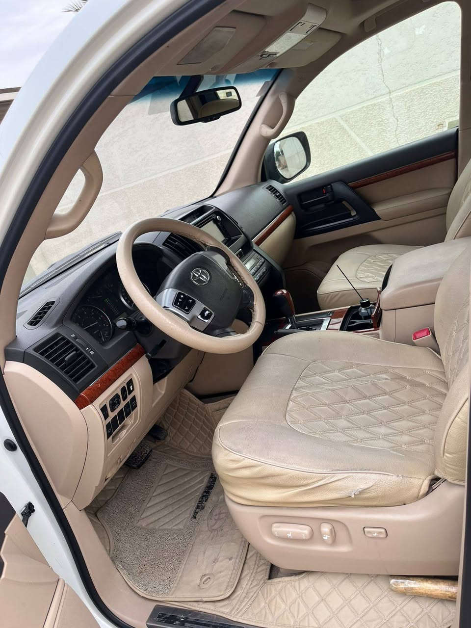 موديل ١٣ بيهه ملاحظات بلدعاميه سعره ٣٥٥٠ ورقة اي استفسار يجي خاص او يتصل واتساب *********** واتساب سعرهه ٣٥٥ ورقه بيع أو مراوس
