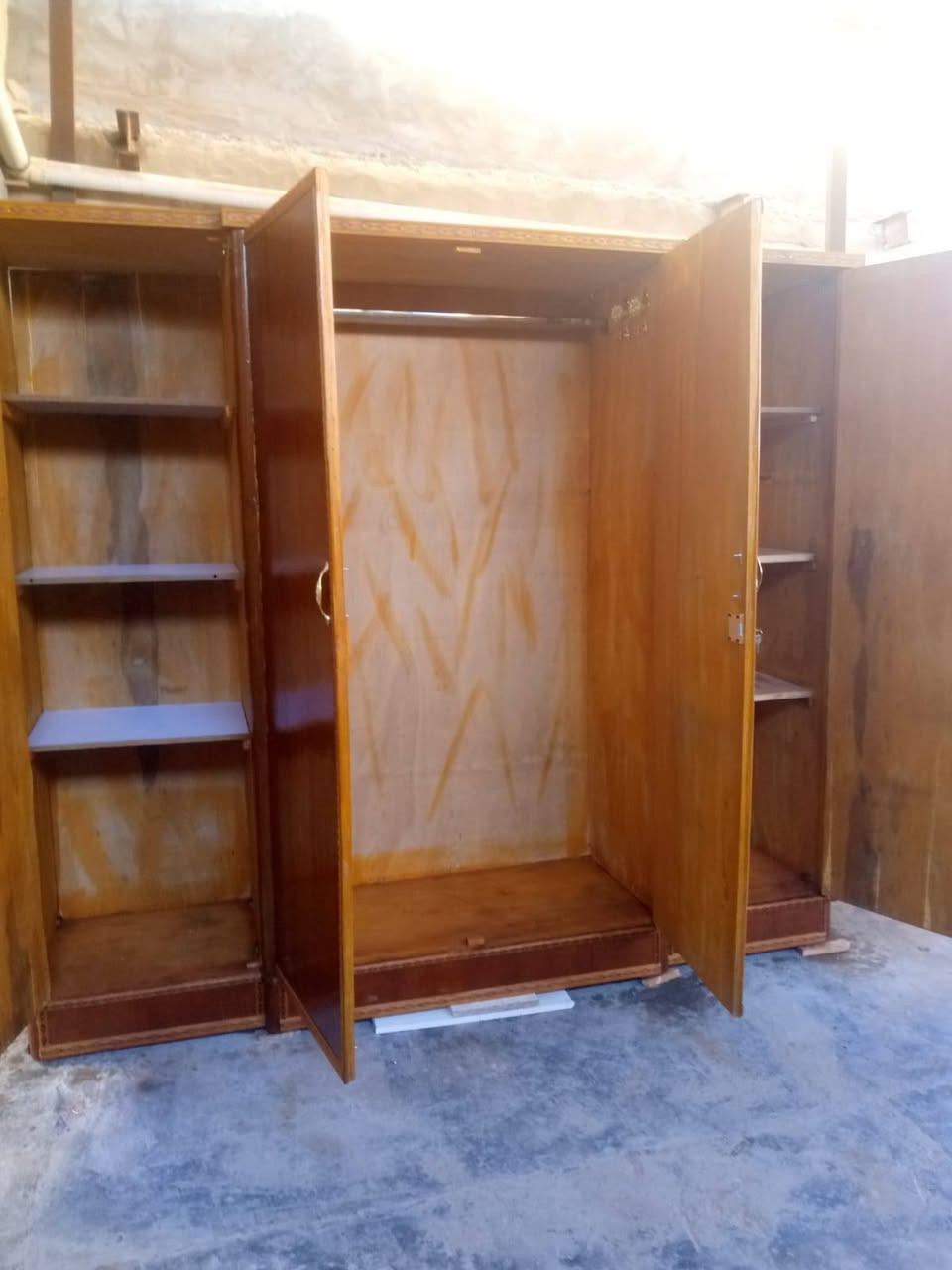 كنتور اربع أبواب نضافه شكل انته تقيم سعر مع شد ونقل ٢٠٠ عنوان كربلاء حي عامل منطقه ثانيه رقمي ***********
