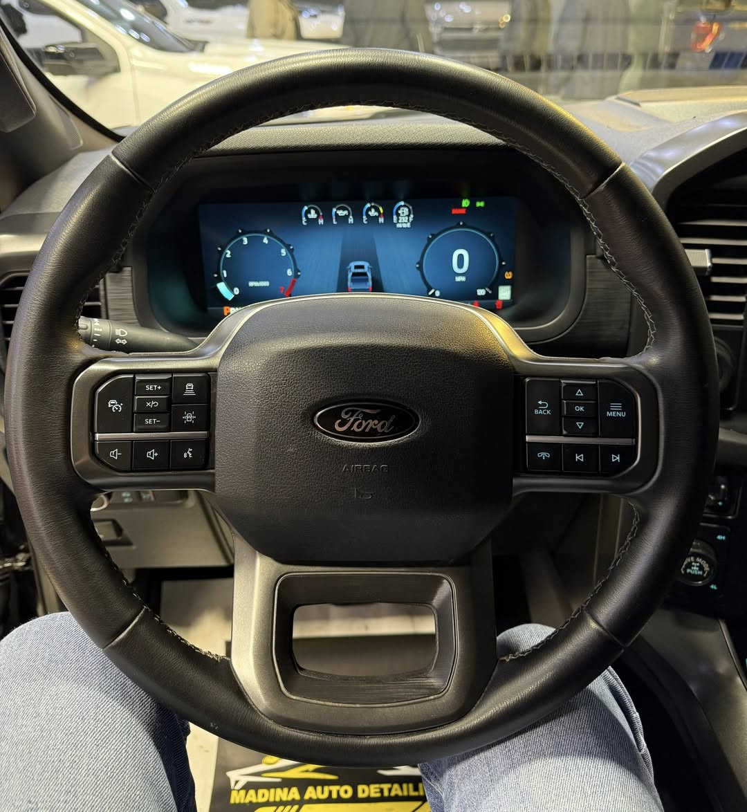 Ford F-150 
XLT 2024
V6 - 3.5T - 4x4

بسمە و شغال
شاشە گەورە
 4 کامیرە
 لایت لید
کوشینات هیتر
کوشینات کهرابایی
گیج الکترونی
رادار
باب طویل
بودی قصیر
ویل 18

22.000 mile 
2 قطعە صبغ 
سعر 365 ورقە

معرض ( مەدینە ) اربیل شارع ١٠٠م
0750 261 2500
0772 665 1010
