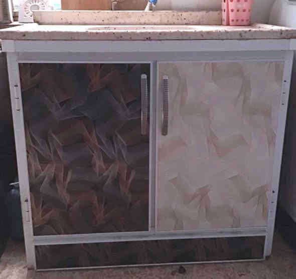 كاونتر للبيع مترين والسنك ١٢٠ مرمر مستعمل قليل سعر ٣٥٠ بس الشراي يفوتلي رجاءاً واتس ***********
