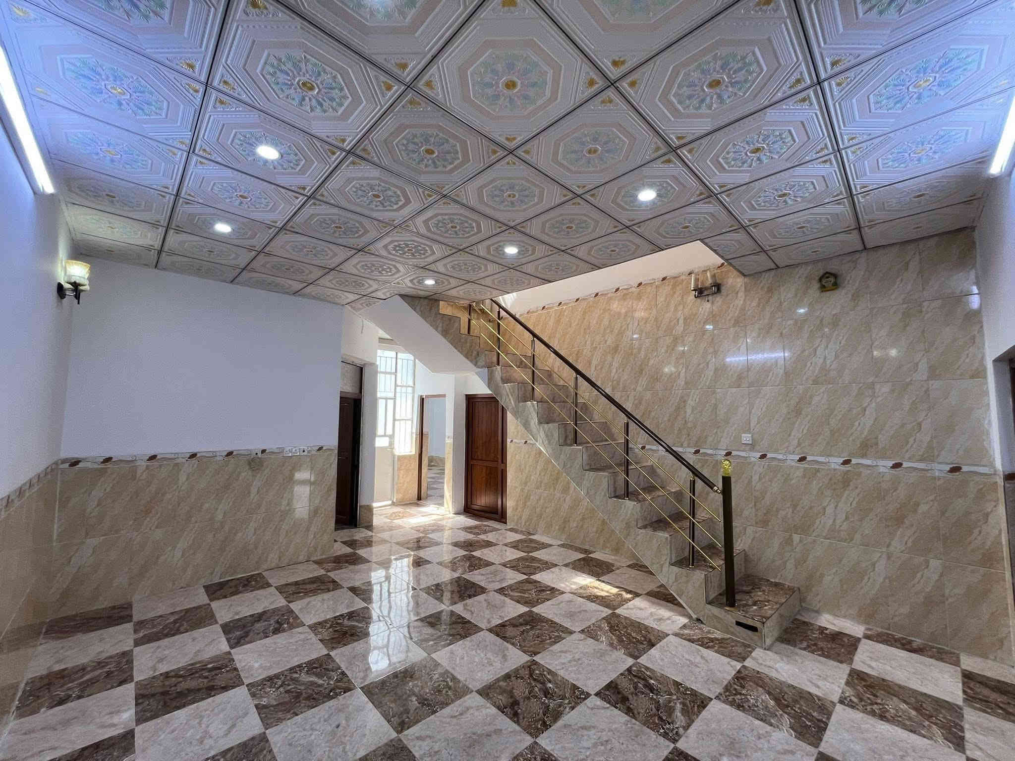 🏦#بيت_ ايجار 
 .❤️❤️ايجار❤️❤️. #مقابل_شارع13__متر🌲 VIP ||موقع ممیز  || فول 
   || ايجار 
قريب  شارع100
 🌍#الموقع ||  اربیل|| حي باداوه  ||
 
🧱#المساحة ||  217متر     

🗄#یتکون بیت ||  2 غرفة نوم مطبخ  مطبخ عمل و 1 صاله استقبال و 1 حمام بیتونە  

💰#الســعر || 350 الف و + تمينات
📠#للاستفسار اتصلوا ........
📴فایبر واتساب ***********
