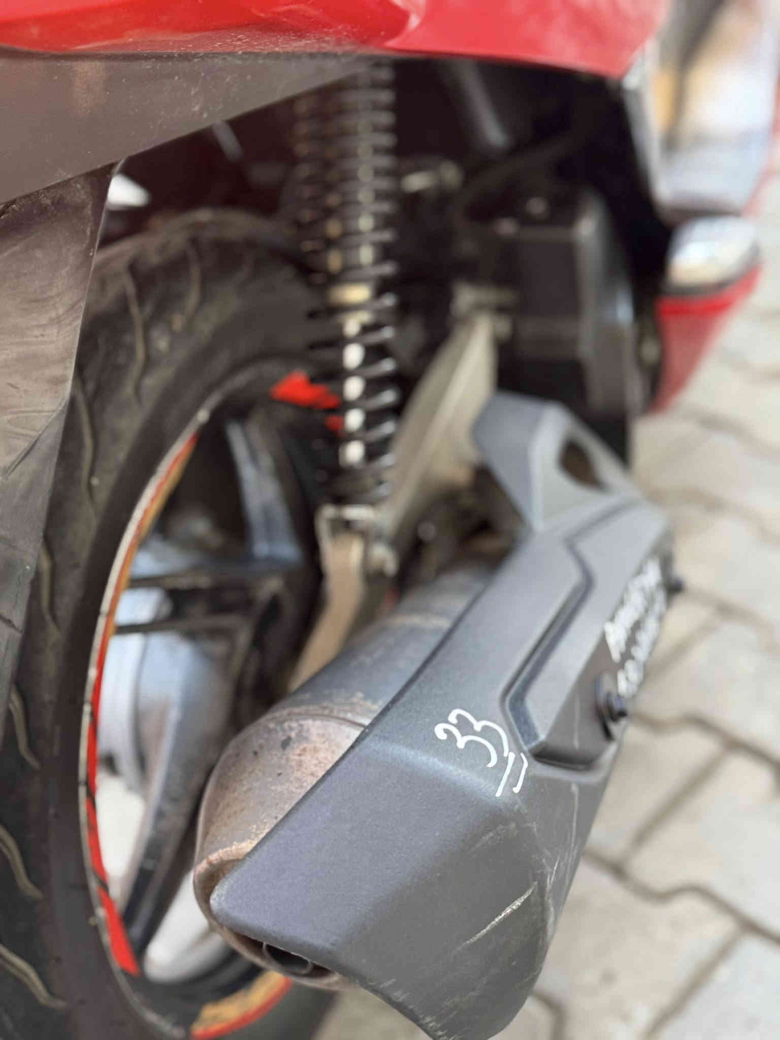 للبيع دراجه pcx جيل ثاني 2018 دراجه جديده مال رمبه مكفوله مكينه150 ناعمه كفرات اصليه شلعه معدل خير من الله ماشيه 25 الف  دراجه تتعب تكول جديده مال بيت الله شاهد خطين نوزل ستان كهربائي حساس ازدحام كله شغال مكان بغداد الكرخ السعر مليون و450 وبيهه مجال والاستفسار الاتصال ***********
