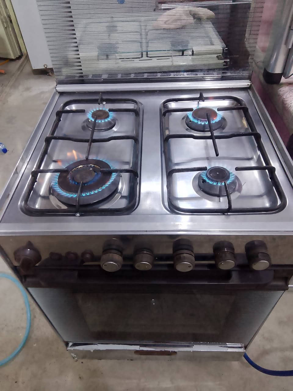 طباخات للبيع فول نضافه وشغل السعر 110الواحد
***********
