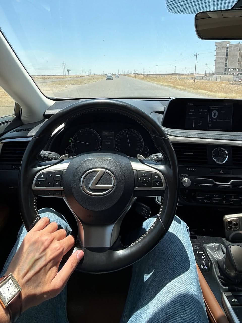 السلام عليكم 
للبيع لگزس rx350 /خليجي 
موديل :2021 
ماشيه 74 الف KM 
مواصفات: لايت 3 عدسات ماوس تحكم فتحت سقف شاحن لاسلكي جنطة شفط محرك 6 سلندر وباقي المواصفات المعروفه 
رقم شبه مميز بأسمي تحويل مباشر 
مكفوله ماعدا كسر بسيط بلدعاميه وصبغتهة على گد الكسر بدون فتح + الصورة مرفقه بلمنشور 
سعر : 330 ورقه وبيهة مجال 
رقم الهاتف: ***********
مكان السياره صلاح الدين / اربيل ..
