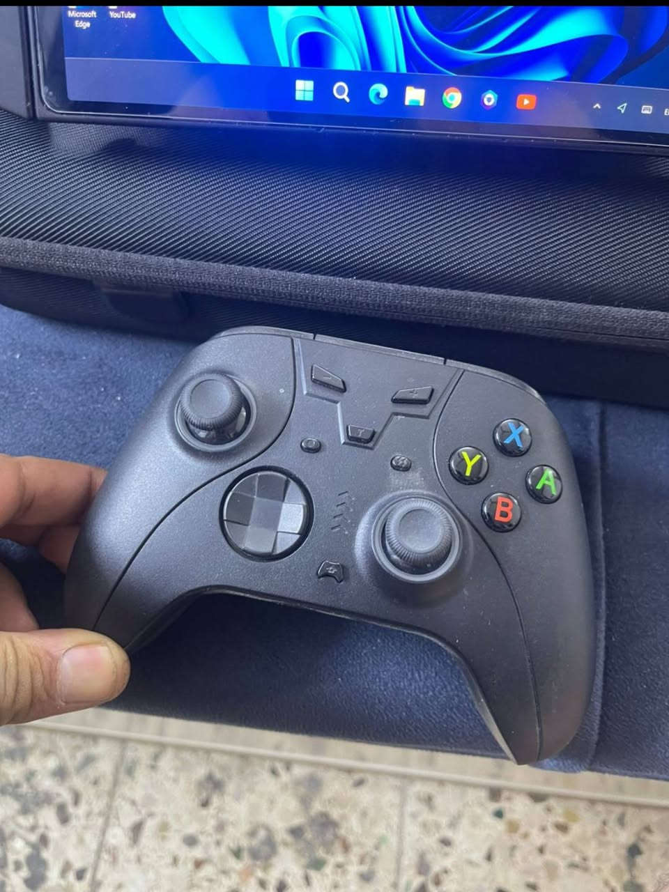 لينوفو ليجن كو
نظيف جداً مستعمل قليل ذاكرة ٥١٢
ويا رام خارجي ٢٥٦
ويا ٢ دوك ستيشن واحد ابو القاعدة وواحد صغير بدون قاعدة
وويا يدة خارجية
بي لزكة شاشة اصلية  
ويا كفرات واحد للجهاز وثنين لليدات
ويا ٢ مسكة خاصة باليدات حتى تصير يداتة خارجية
غراضة الكاملة الاصلية شاحنة وجنطة
السعر الكلي ٨٠٠ الف 
مكاني كربلاء وتوصيل ماعندي
***********
***********
