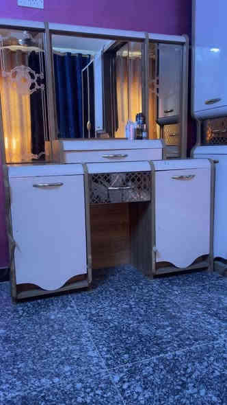 غرفه تركيه بسعر مناسب قيم حق الله وخذها مستعجل على البيع العنوان بغداد الكماليه ***********
