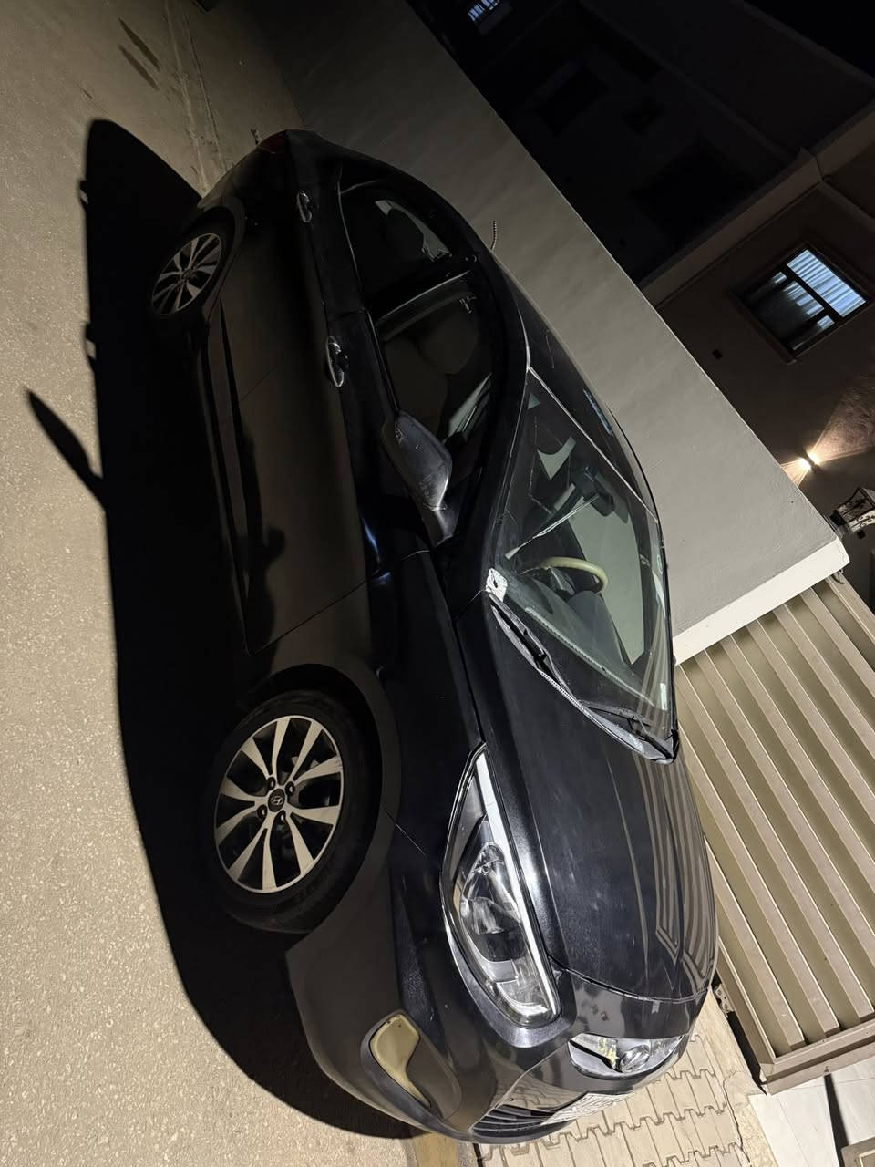 سلام عليكم اكسنت موديل 2017 
رقم مثنى  السياره حره مداور ثاني يوم 
مكاني نجف السياره تخبل الله شاهد 
كلشي مناقصها وسعرها حلو 
حادثها فقط بنيد ما مبدل مصبوغ  وبيها الدعاميه مبدله وبيها بارد شبر بلباب الخلفي فقط 
سعر 85 وبيها مجال حك جيه فقط 
***********
