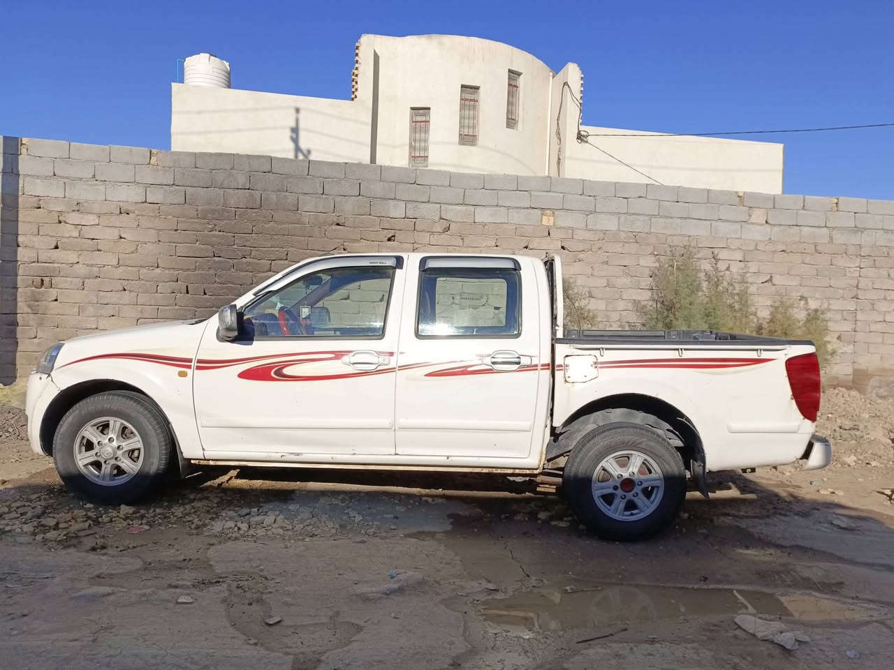 السلام عليكم سيارة كريت ويل مديل 2013 سيارة شغالة من الطول الطول تواير جدد كشرة نضيفه مكينة وكير خير من الله السعر 55وبيه مجال رقم الهاتف *********** مكاني ذي قار قضاء الاصلاح
