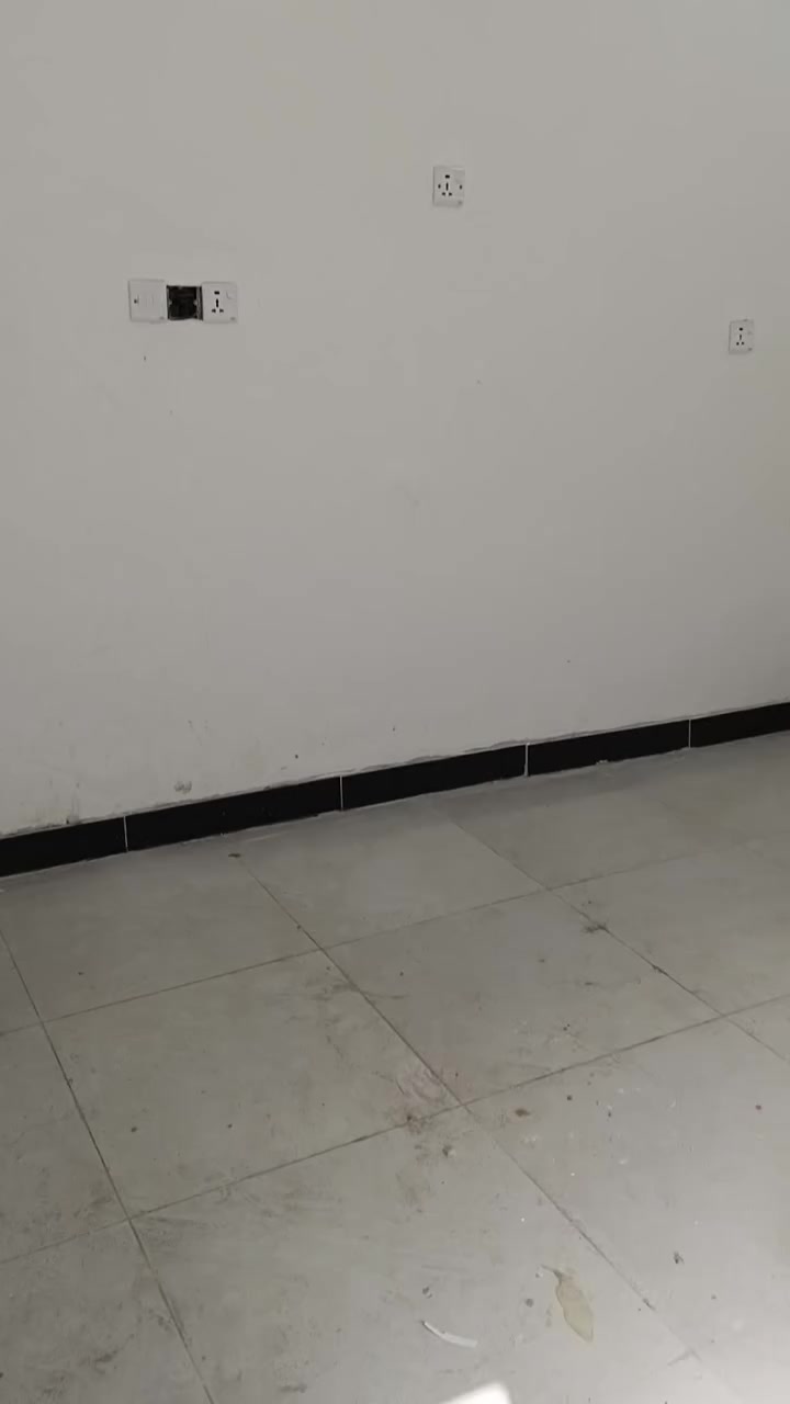 سلام عليكم دار البيع المساحه ٥٠ طابق واحد الدوانم شارع بيت موزان  *********** السعر ٤٣ وبي مجال
