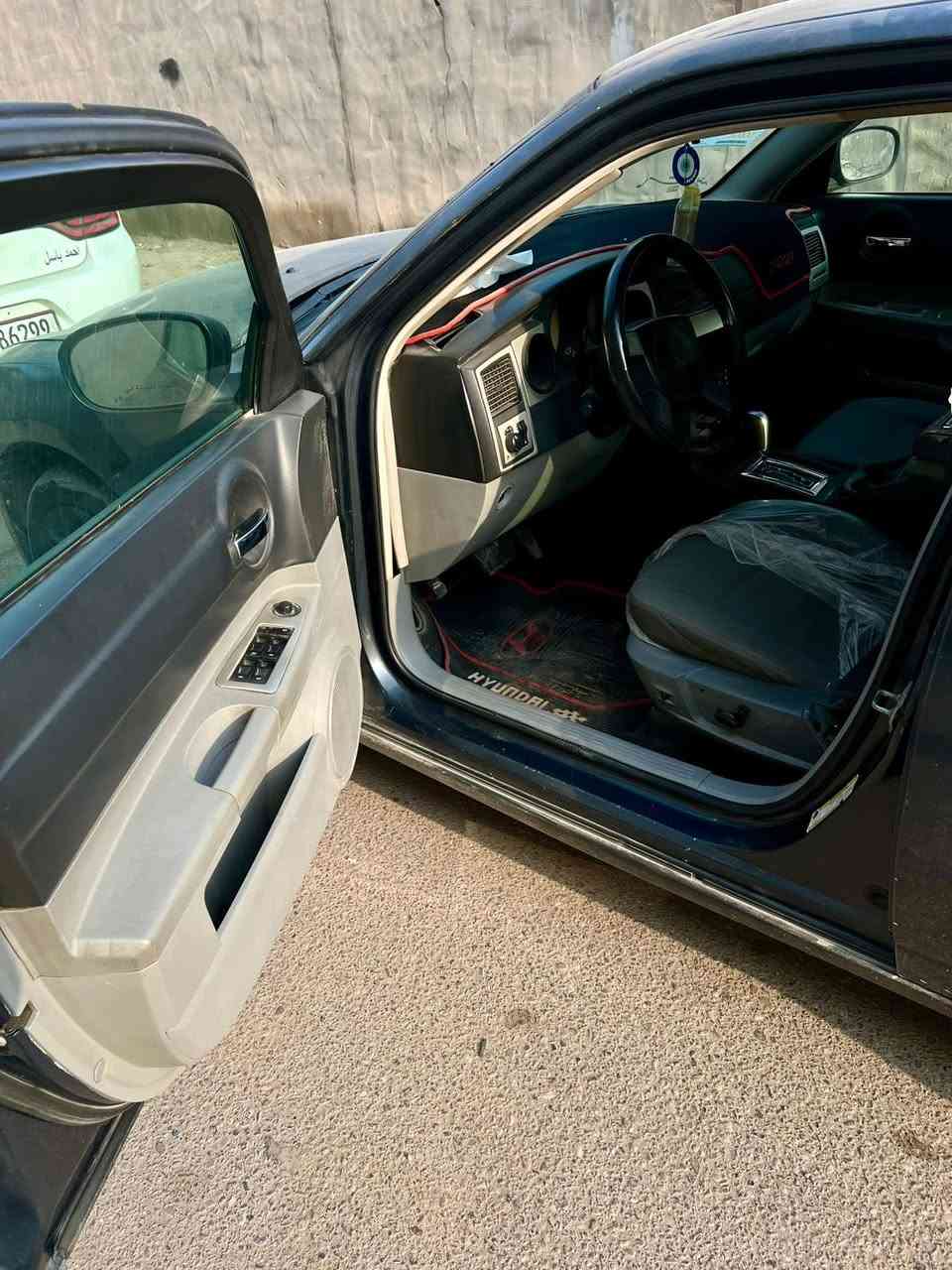 سلام عليكم سياره جارجر موديل 10 دواخل كارتون كصه جنطه متومه فقط ارقام شمالي مكينه 3 ونص مرغوبه سياره كلش حلوه ترايها 
لايت زنون ويل كب عنكبوتي السياره مكفوله  سرقه وعشائر 
حداده شاشه تاب المراوس حسب قناعه وبيع ب 42 وبيها مجال قليل كلش ‏***********
‏ مكاني بصره***********
