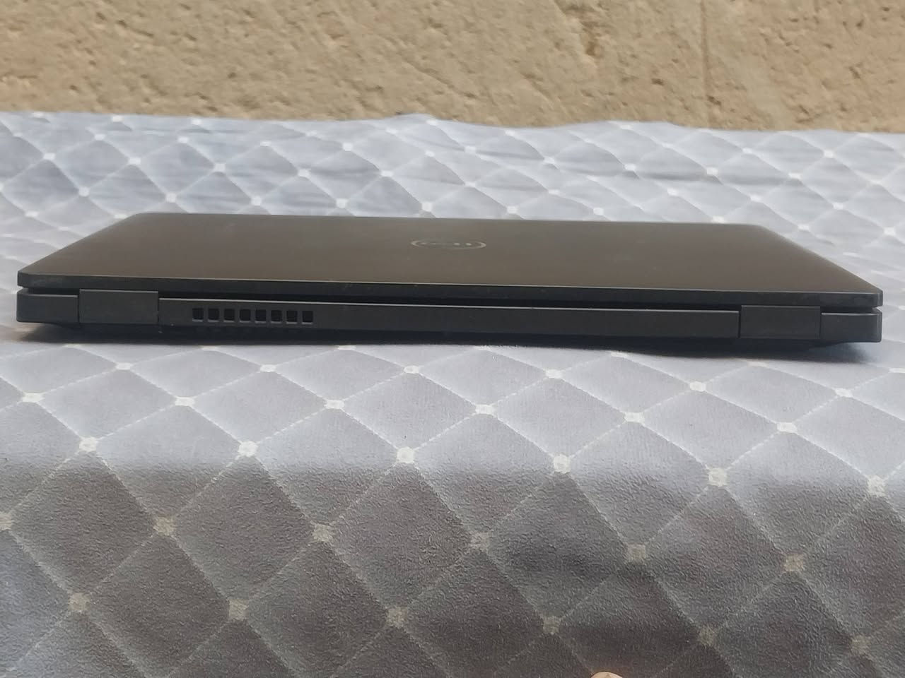 السلام عليكم
لابتوبات DELL
الشاشة مضروبة مثل ما بالصورة 
الشاشة لمس واضربه ما مأثرة علة اللمس 
معالج i5  جيل ثامن 
 رام 8GB 
هارد SSD 256GB
كارت شاشة داخلي 
حجم الشاشة 13 
الحاسبة كنت مشغل عليها برامج هندسية وبرامج مايكروسوفت اوفس بسلاسة 
تكدر تربط عليها شاشة وتستعملهة مثل دسكتوب او تكدر تستعملها هكذا طبيعي

اذا تفيدك حط سعرك او راسلني على الخاص


**إذا كنت صاحب هذا الإعلان وتريد حذفه لأي سبب، رجاءا أرسل رسالة إلى الدعم الفني**