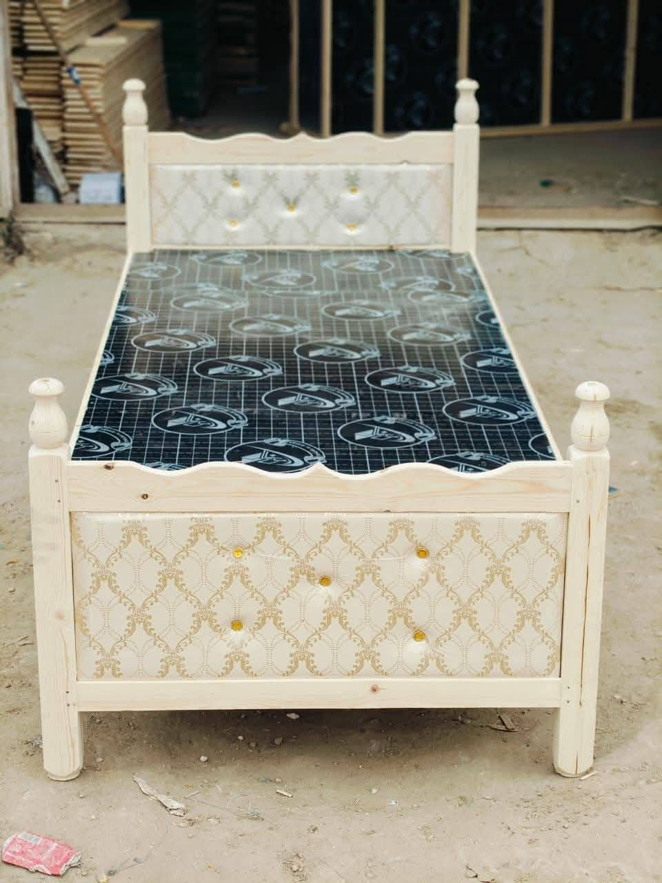 جرباية خشب نفر واحد دوشمة خشب درجة أولى
🌴القسط الشهري ٥ الاف وبدون مقدمة 🌴
    🌳🌳🌳  سعر النقد ٥٢ الف   🌳🌳🌳
محاويل قرب مصرف الرافدين مجاور محل السجاد للستائر
***********
***********
