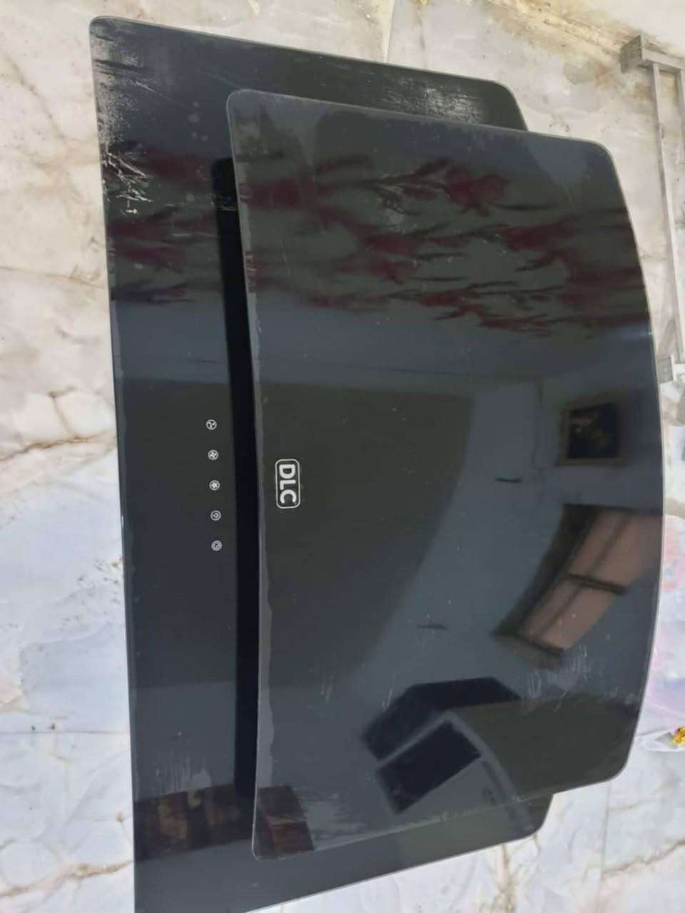 ساحبه بلازمه معه ميز جام عدد٢ العنوان بابل الإسكان ***********
