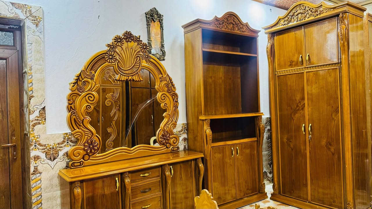 يوجد غرفه نوم صاج عراقي شرط حطاطه فصال خشب درجه اولئ السعر مليون و٥٥٠ وبي مجال بسيط للاستفسار اتصال ***********
