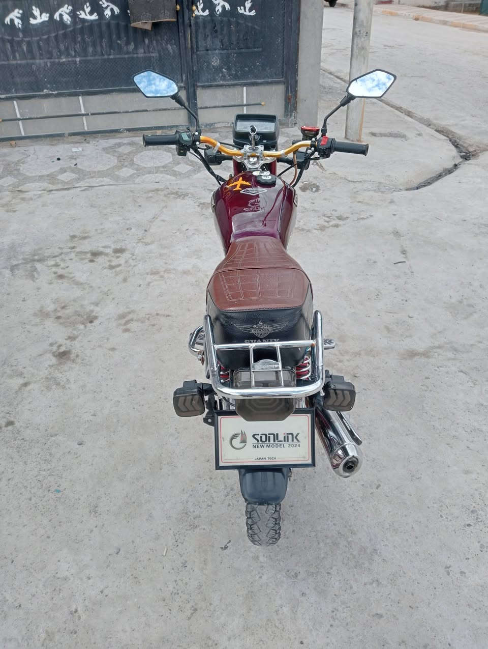 دراجة موديل 2024
خمسة گير 
مكينه كبس 
سلف وكهربائيات شرط
دراجه ماشاء الله
 ماناقصها برغي واحد 
سعر 600 وبي مجال 
مكاني كركوك حي عسكري 
***********
