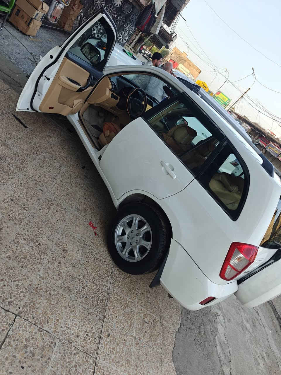 سياره تيكو ماشية 69000 فقط لون ابيض السياره باسمي تحويل ثاني يوم رقم اوربي نينوى مابيها طخة السعر الكطلوب 68 ورقة سياره نضيفة كلش للاتصال***********
*********** كير كهربائي مابيها قطرت صبغ
