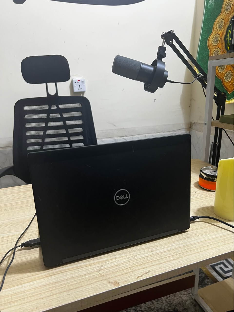 للبيع او مراوس لابتوب ديل شاشه لمس سلسه وسريعه معالج   i5pro جيل 8     رام 16 جيجا DDR4 هارد ssd256 بصمة اصبع وبصمة وجة كيبورد ليزري ضوئي ارسال لاسلكي سريع حجمً شاشه 13.5  سلم خفيف ونحيف 
كاميرا مزدوجه فول اجدي   شحن يدوم 3 ساعات وأكثر   350 وبي مجال  *********** النجف, العراق
