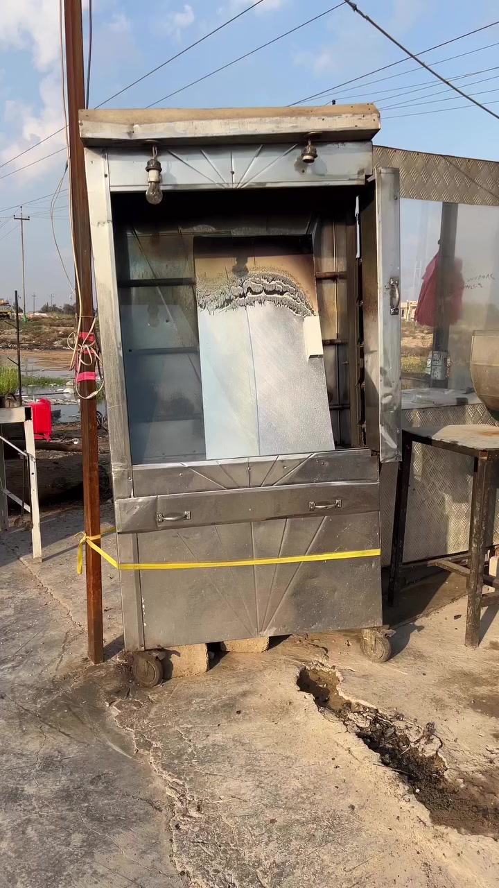 السلام عليكم شوايه دجاج للبيع الاستفسار عل هاذه الرقم ***********وبخدمتكم
