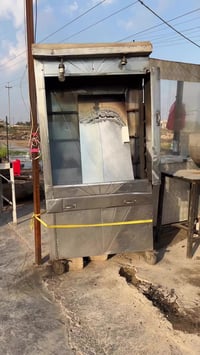 شوايه دجاج للبيع الاستفسار عل هاذه الرقم 07804166680وبخدمتكم