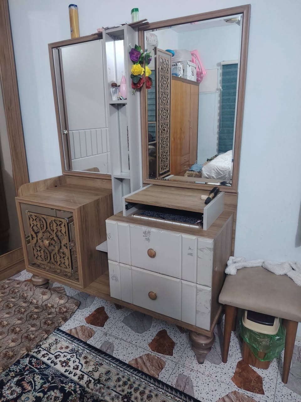 السلام عليكم غرفه تركيه مودرن للبيع نضيفه جدآ السعر مليون وربع بيه مجال الشد والنقل مجاني مع صيانه مجانيه لمدة سنه اتصال على رقم ***********
