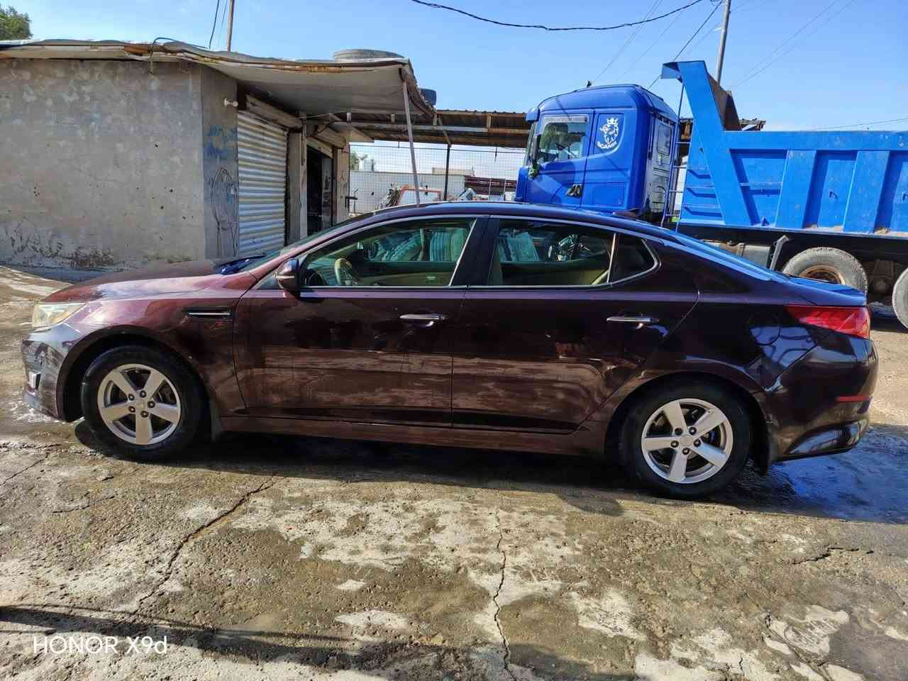 السلام عليكم كيا ابوبتما موديل 2015رقم بغداد امريكي محرك 2400 السياره ماشيه 71miالف السياره بيه تبديل بابين وخشم البنيد والداير الجاملغ الخلفي بدون دواخل السعر 110 وبيه مجال رقم الهاتف *********** مامتواجد ع الفيس
