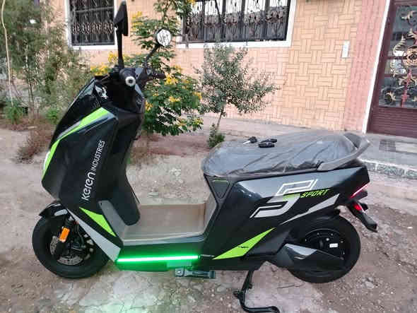 السلام عليكم دراجه شحن كيرين سبورت موديل 2025 جديده لوك استخدام كم مره داخل المنطقه وصل المعرض موجود قبل ٢٠ يوم. بطاريات كبار شركه اصلي كرافين عدد 6. تمشيك مسافه  50  _ 60 كيلو حسب السرعه والوزن. السعر ٩٠٠ الف. مكاني كراده خارج ***********
