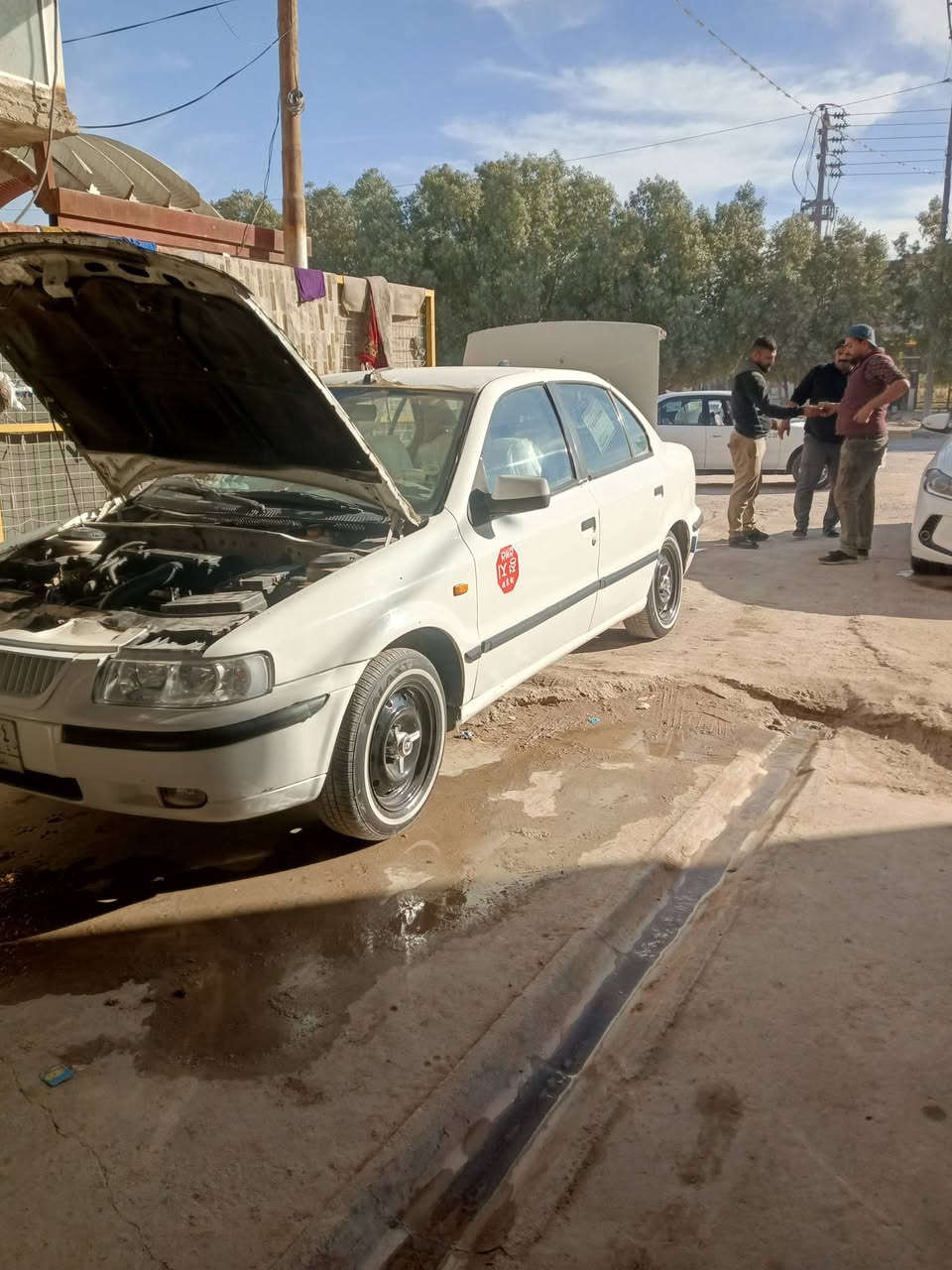 السلام عليكم ثمن للبيع موديل 11 سياره كلش حلوه نظيفه مقفوله من الضربه قويها الخلفي مكينتها خيط بخار جير جديد تخم تاير ابو الخطه جديد كهربائيات كلها شغاله سياره ما عايزه شي دواخله جديده حداديتها حلوه مكانها النجف السعر40 وبيها مجال بسيط رقم التليفون*********** بوساب
