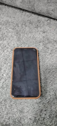 آيفون ١١ • ٦٤ • بطارية ١٠٠