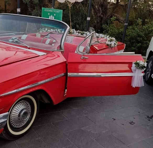 👑 للبيع: تحفة نادرة! شيفروليه إمبالا كشف (أصل) موديل 1961 🇺🇸

🔥 فرصة استثمار لعشاق السيارات الكلاسيكية والقطع الفريدة! 🔥

• النوع والموديل: شيفروليه إمبالا (Chevrolet Impala)

• سنة الصنع: 1961 💎

• النسخة: كشف (Convertible) أصلي ☀️
✨ فرادة وتفاصيل لا مثيل لها:
السيارة الوحيدة من هذا النوع والحالة في العراق والشرق الأوسط! 🌍

🛡️ المواصفات الفنية والحالة:
• المحرك وناقل الحركة: وكالة (Original) وبحالة ممتازة جدًا 💪.

• الهيكل الخارجي:

• مصبوغ بالكامل بنفس اللون الأصلي للسيارة.

• خالٍ تمامًا من الصدأ (Rust-Free) ✅.

• الكرومات: لامعة وبدون أي بهتان (كالجديدة) ✨.

• الإطارات: جديدة بالكامل 🏎️.

• النظام الكهربائي: كامل ويعمل بكفاءة عالية وبدون أي ملاحظات ⚡.

🛋️ الداخلية:
• الداخلية: أصلية (Original) وبحالة ممتازة.

• الفرش: نظيف جدًا ومحافظ عليه 🧼.
📝 الأوراق الرسمية:

• الترقيم: رقم بغداد "إنجليزي" 🇮🇶.
• 
النظافة: نظافة السيارة ممتازة (كما هو موضح في الصور).

📞 السعر والتواصل:
السعر بناءً على الاتصال والمراسلة فقط 💰

لمعرفة السعر والمزيد من التفاصيل أو المعاينة، يُرجى الاتصال أو المراسلة عبر واتساب:
*********** 📞
