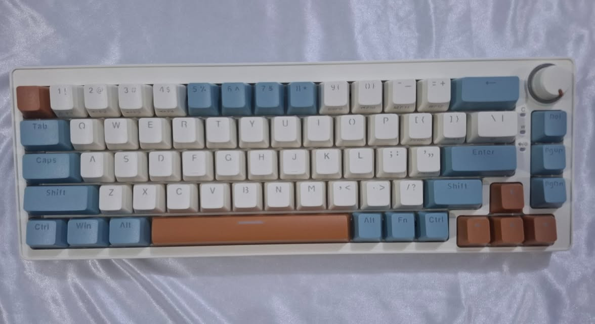 كيبورد كيمنك ميكانيكي Zifriend ZA68 مع انارة RGB
تتميز لوحة المفاتيح بـ 68 مفتاحًا بتصميم مضغوط.
تتضمن مفاتيح قابلة للتبديل السريع (Hot-swappable) لتخصيص السويتشات.
تحتوي على إضاءة RGB خلفية مع تأثيرات إضاءة متعددة.
تدعم خيارات توصيل مختلفة بما في ذلك سلكي وبلوتوث
جديد لوك ع الفحص
السعر 30 الف بدون اجور التوصيل
مكاني بغداد البياع حي الرسالة
يوجد توصيل لكافة المحافظات بغداد, العراق


**إذا كنت صاحب هذا الإعلان وتريد حذفه لأي سبب، رجاءا أرسل رسالة إلى الدعم الفني**