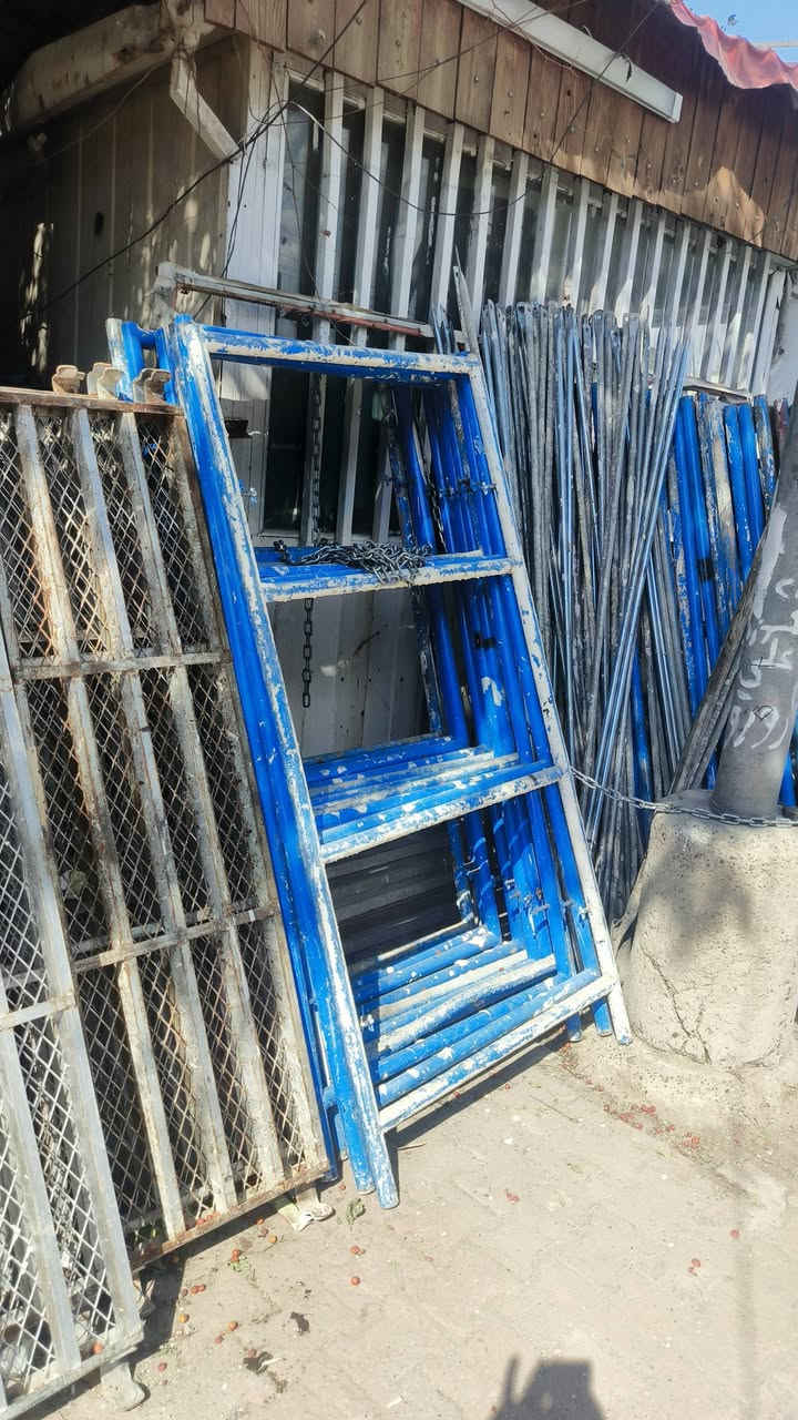 سكلات للبيع القياسات مترين ×١٢٠     و مترين ×٩٠   اكو جديد واكو مستتخدم بغداد الكرخ قرب  ساحت اللقاء  ***********
