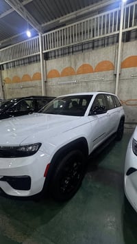 جيب بلاك توب خليجيه نظيفه مال بيت  ماشيه25 سياره وكاله هارلم مواصفاتها...