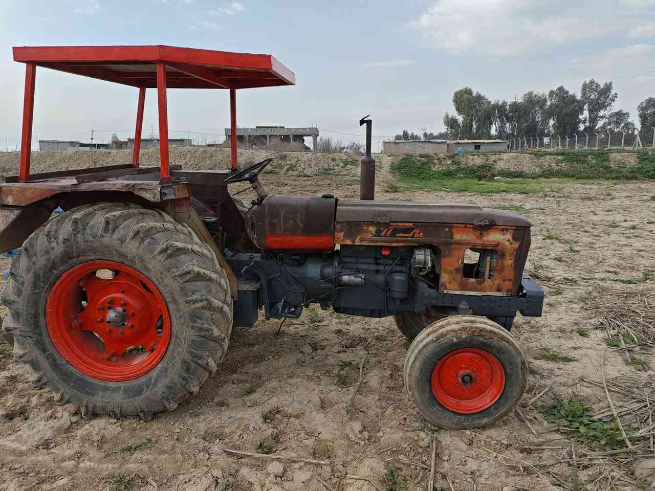 السلام عليكم عنتر 71 للبيع محرك نضيف قبل فتره جفته جهاز رفع شغال سلف باتري كهربائيات كامله سعره 3او ربع او بي مجال مكان كركوك داقوق ***********
