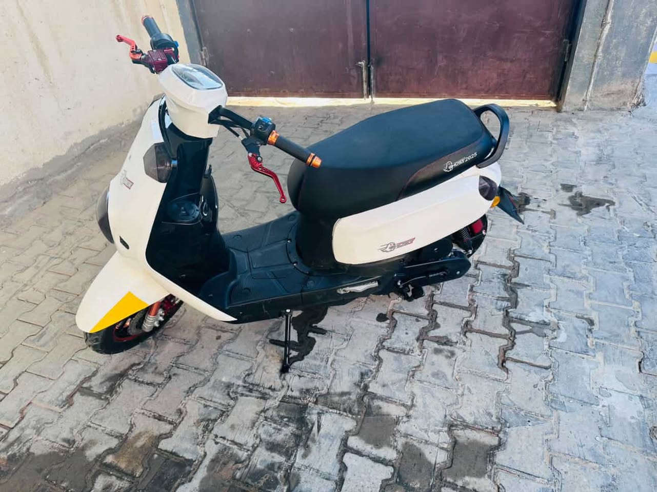 دراجه مكس للبيع نضيفه وبرغي ما ناقص دراجه عنوان كربلاء العطيشي سعر 850 استفسار ***********
